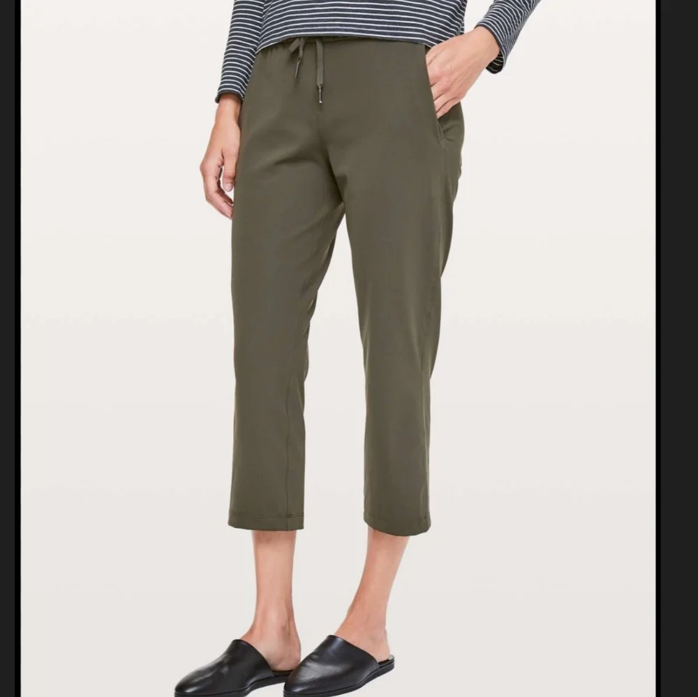 NEW Lululemon On The Fly Pant *Woven Dark Olive 23
